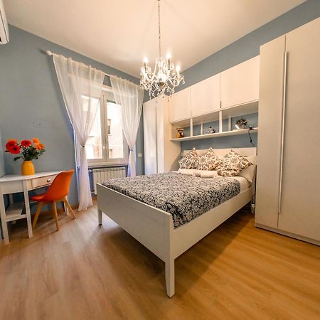 Chic Modern 2-Bedroom Near Metro Řím Exteriér fotografie
