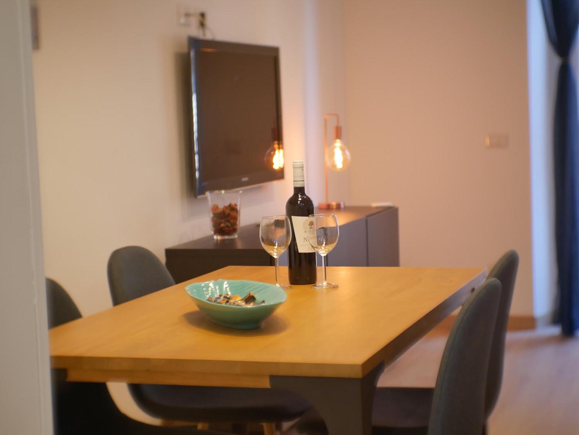 Chic Modern 2-Bedroom Near Metro Řím Exteriér fotografie