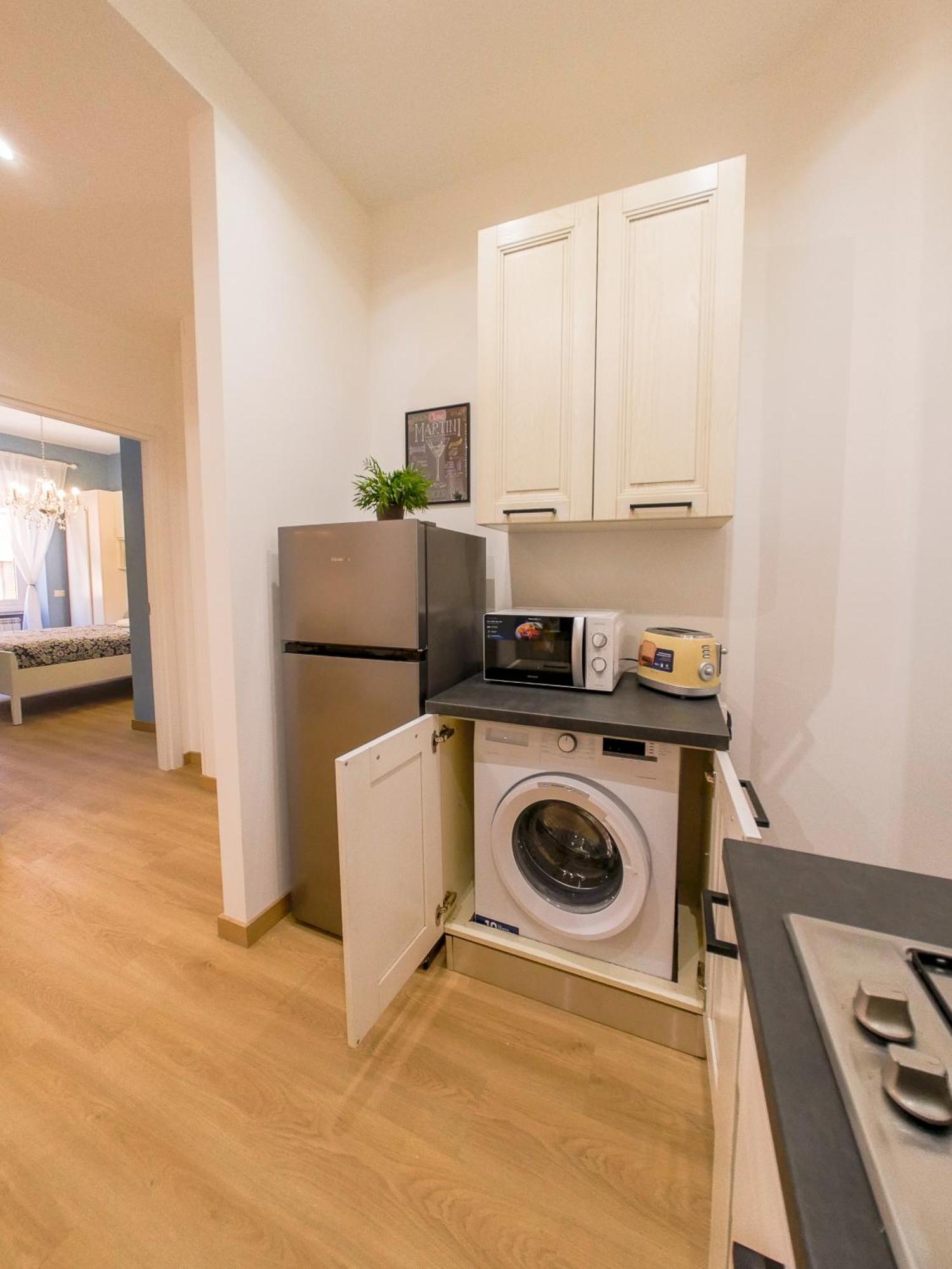Chic Modern 2-Bedroom Near Metro Řím Exteriér fotografie